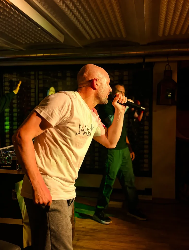 Bar med live musik i København – koncert på Kellervenner